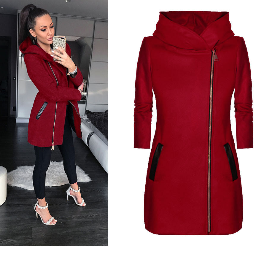 Urban woman coat with modern cascade collar Skjora