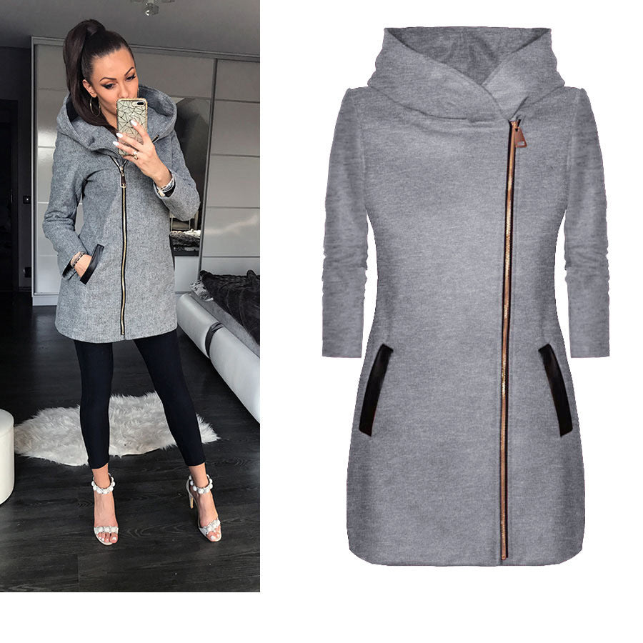 Urban woman coat with modern cascade collar Skjora