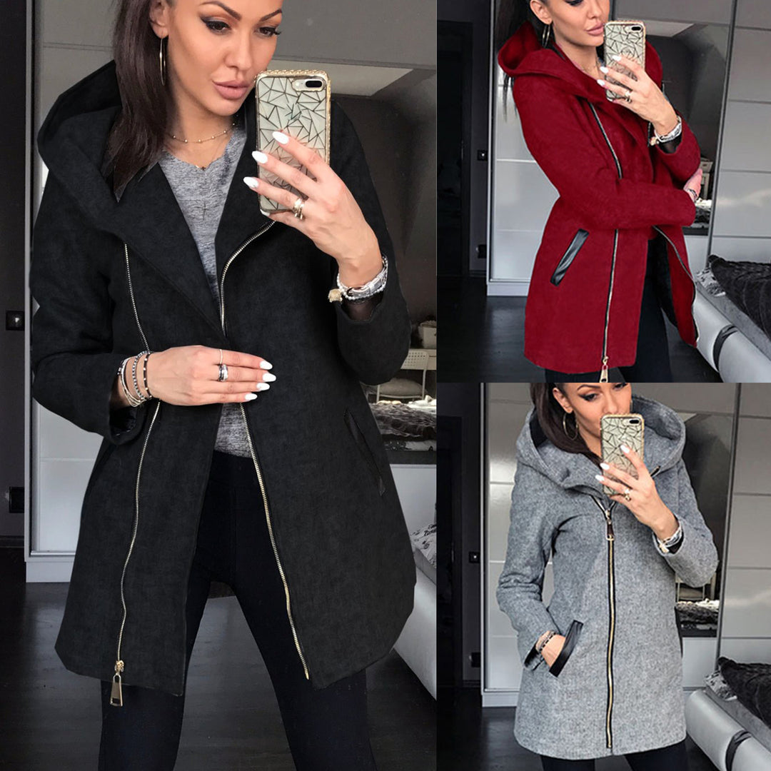 Urban woman coat with modern cascade collar Skjora