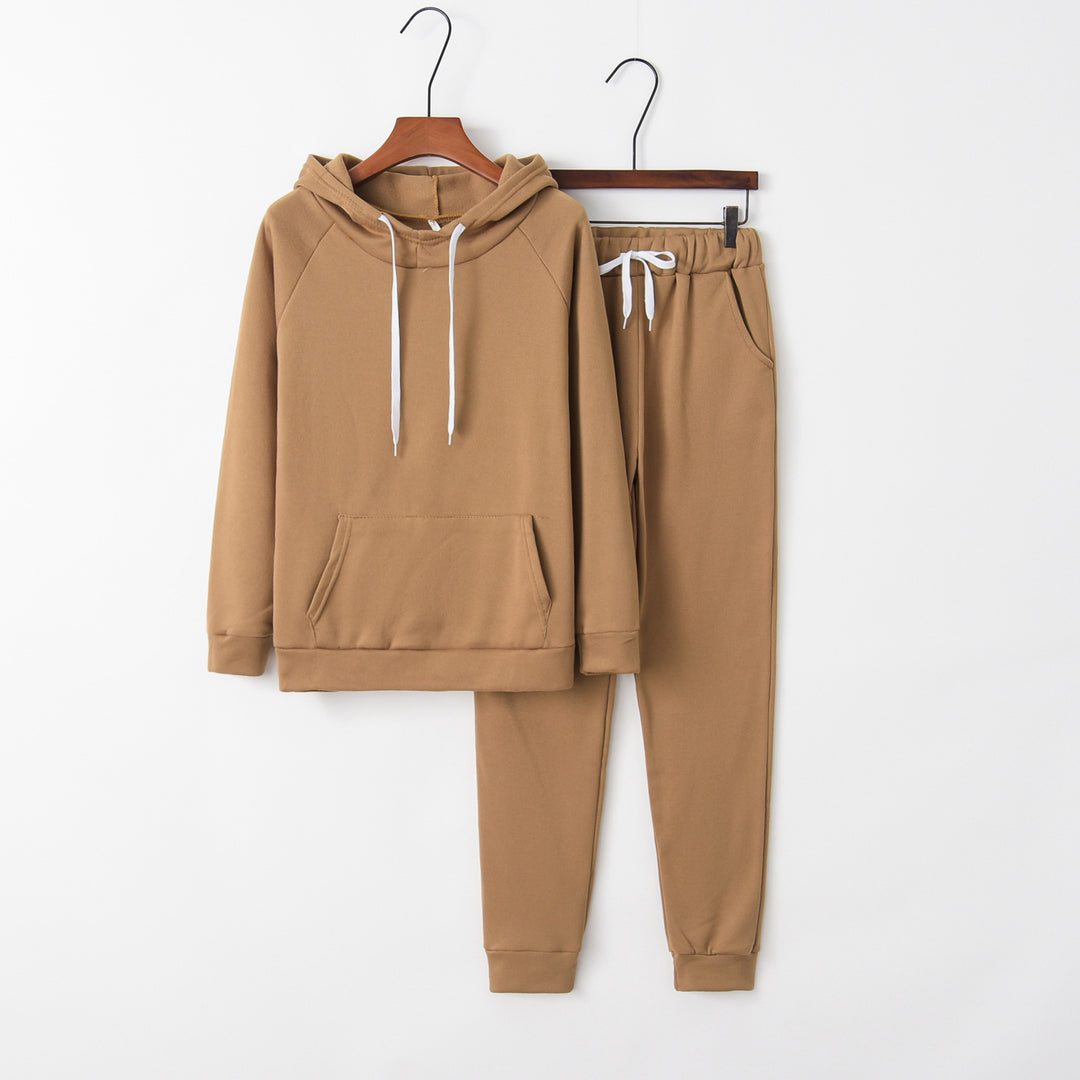 Sett med joggedress for kvinner med hettegenser og komfortable joggebukser Skjora