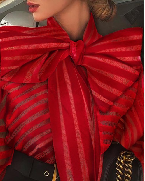 Damen Bluse mit extravaganten Rüschen und eleganten Streifendetails Skjora