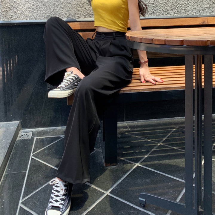 Kvinne Cropped Langermet Skjorte med Bred Kutt Ermer og Elegant Silhuett