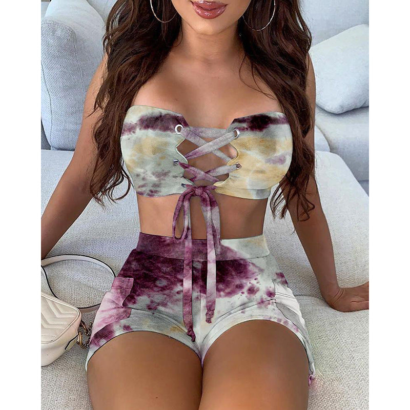 Kvinners Crop Top og Shorts Sett med Snøring og Lekent Design