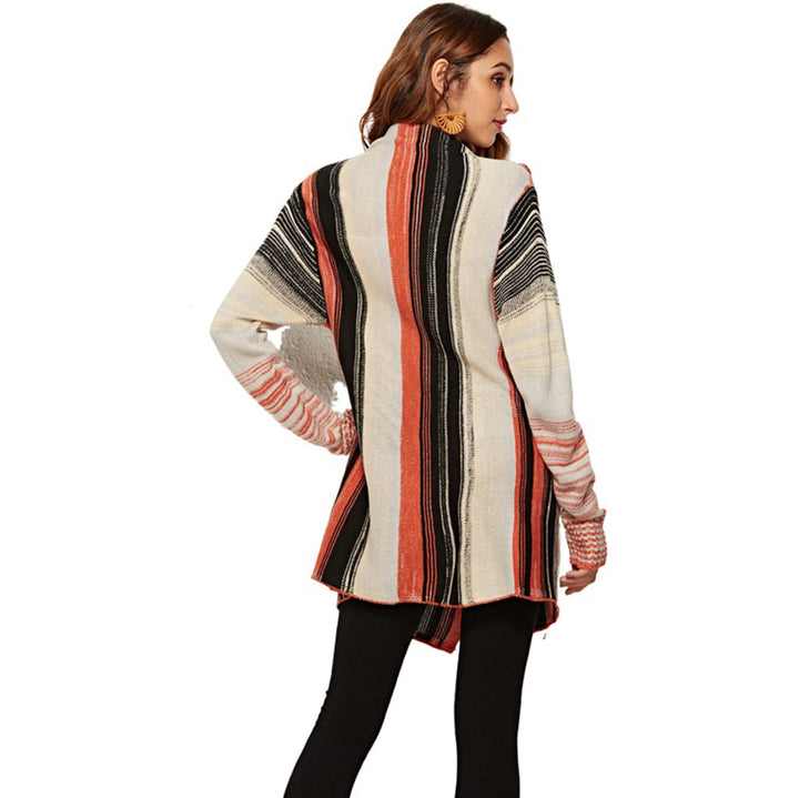 Kvinnes moderne cardigan med frynser og typisk stripemønster Skjora