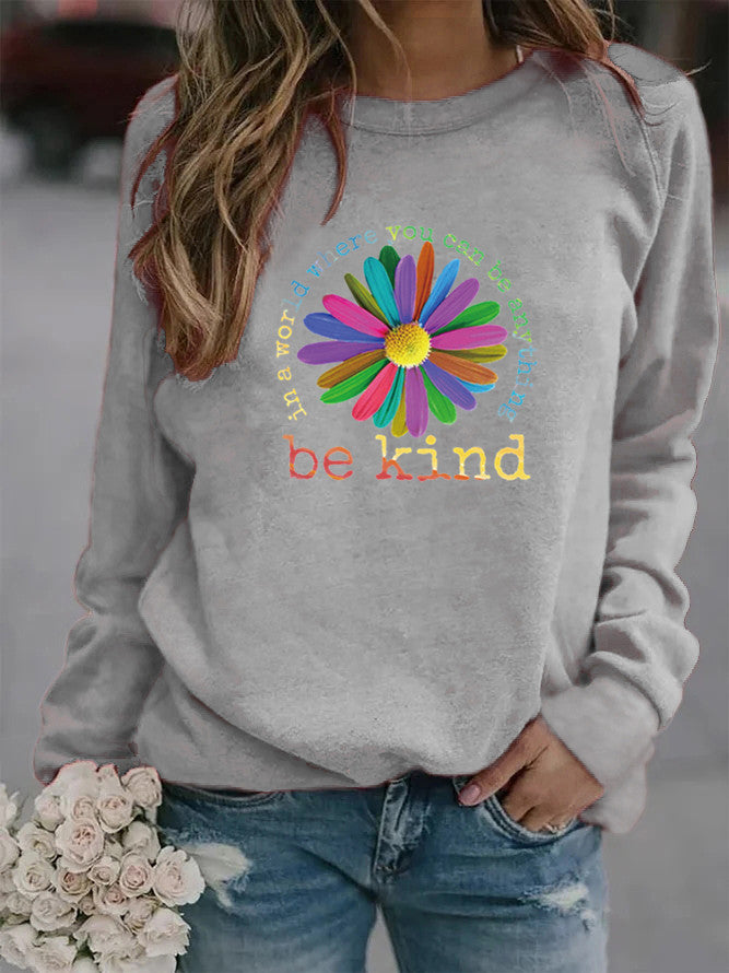 Dame sweatshirt med fargerik motiverende blomstermønster og myk innside Skjora