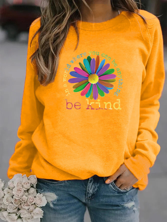 Dame sweatshirt med fargerik motiverende blomstermønster og myk innside Skjora