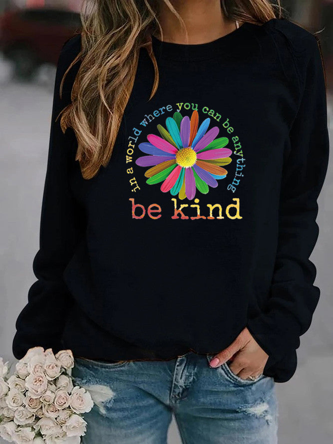 Dame sweatshirt med fargerik motiverende blomstermønster og myk innside Skjora