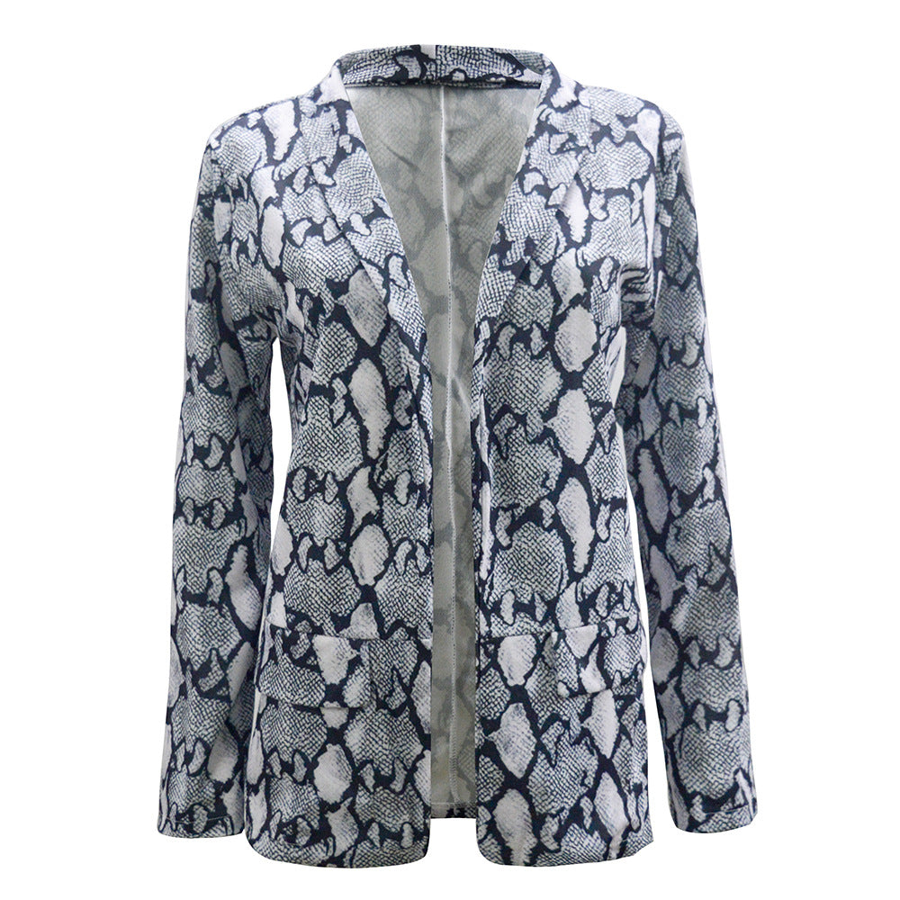 Kvinneblazer med stilige slange mønster og elegant snitt