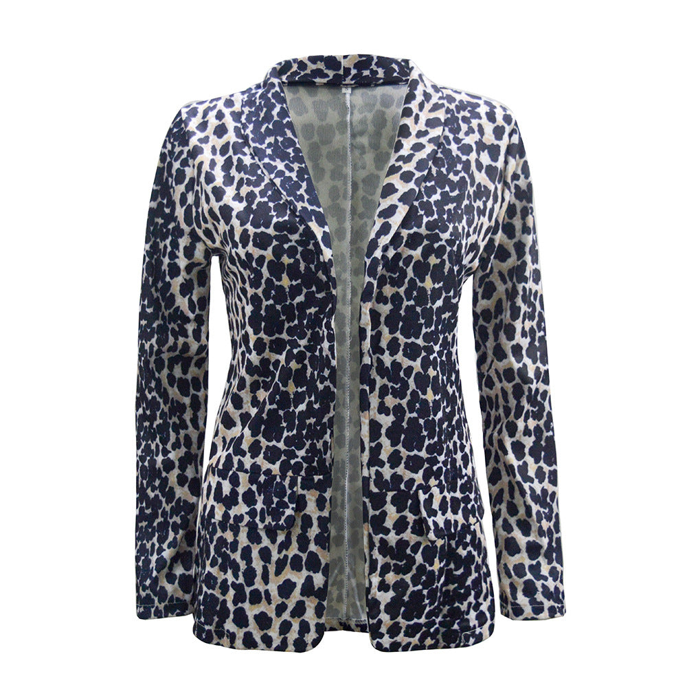 Kvinneblazer med stilige slange mønster og elegant snitt