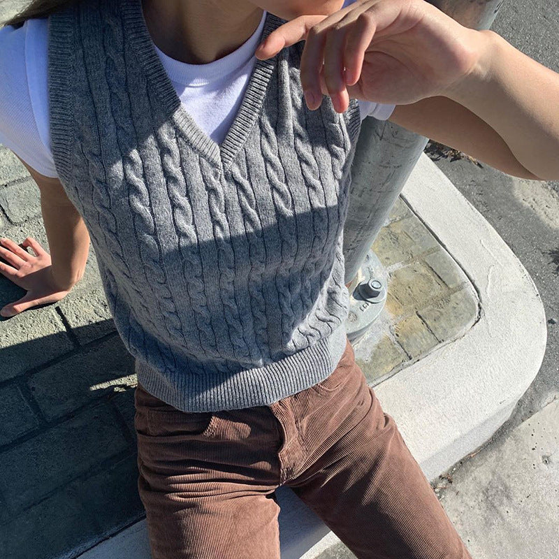 Dame Strikket Crop-top med V-hals og flette mønster Skjora