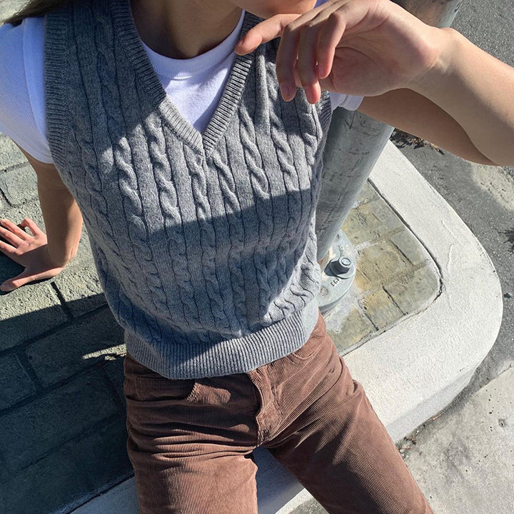 Dame Strikket Crop-top med V-hals og flette mønster Skjora