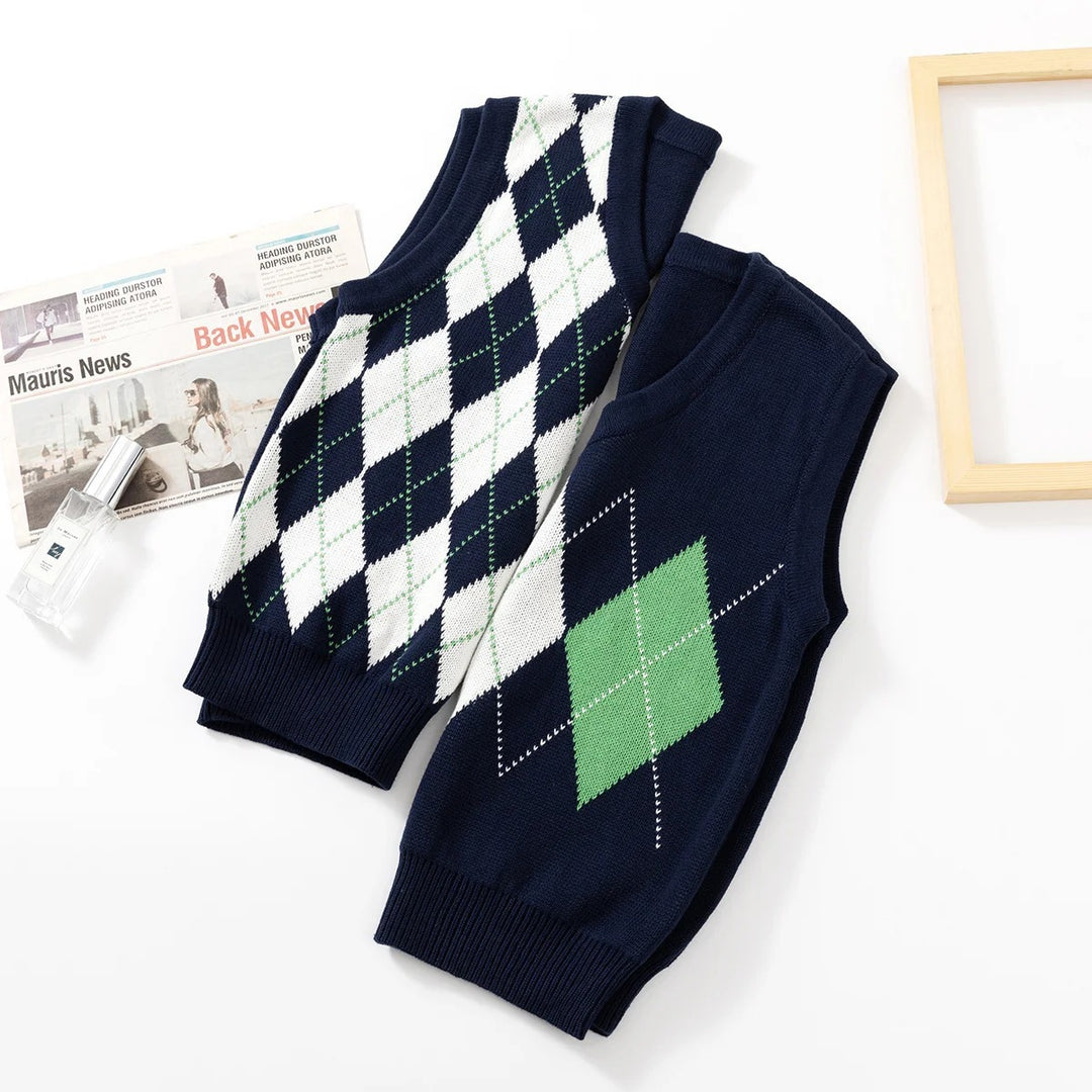Women's knit sweaters with a modern argyle pattern Skjora