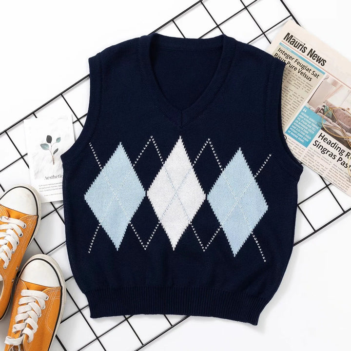 Women's knit sweaters with a modern argyle pattern Skjora