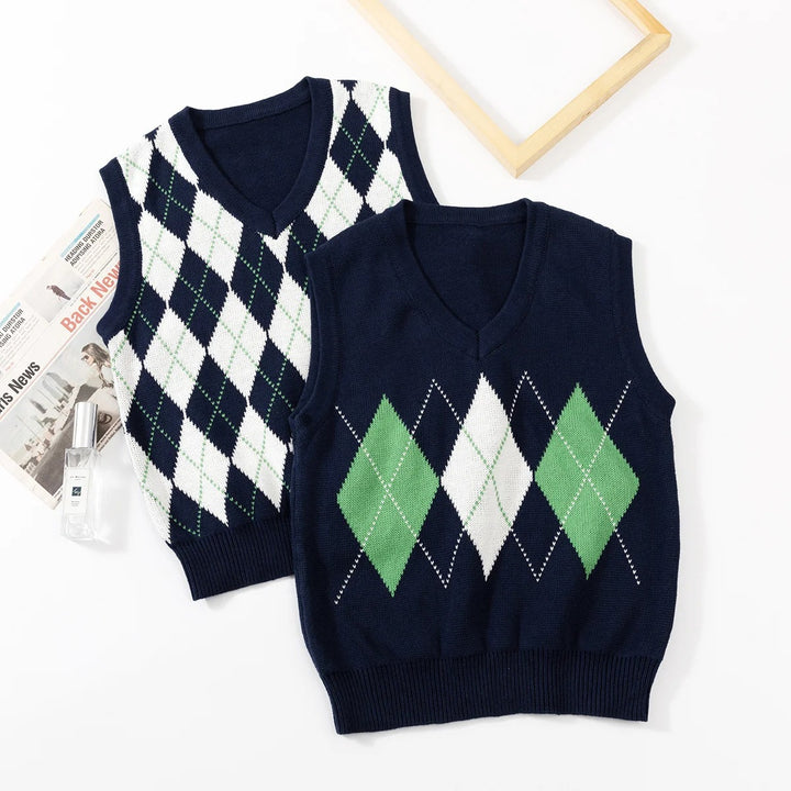 Women's knit sweaters with a modern argyle pattern Skjora