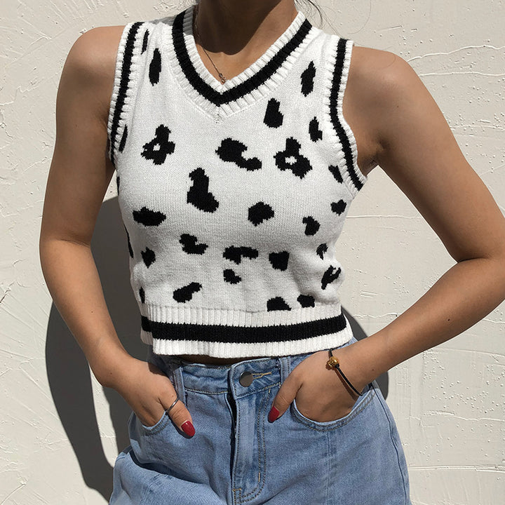 Damer søtt strikket crop-top med lekent leopardmønster Skjora