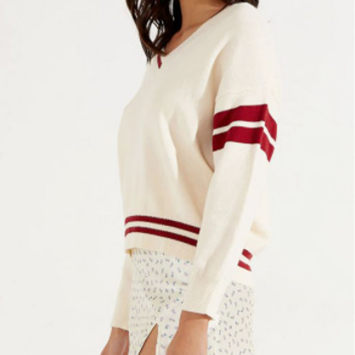 Damen sportlicher V-Ausschnitt Pullover mit Streifen Skjora