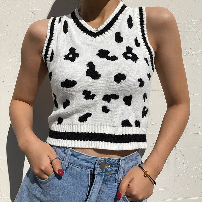 Damer søtt strikket crop-top med lekent leopardmønster Skjora