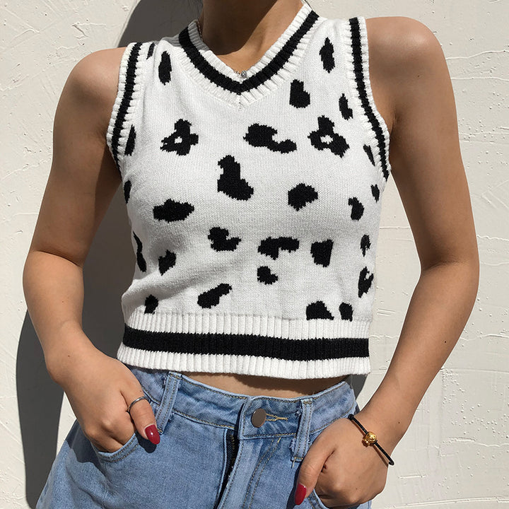 Damer søtt strikket crop-top med lekent leopardmønster Skjora