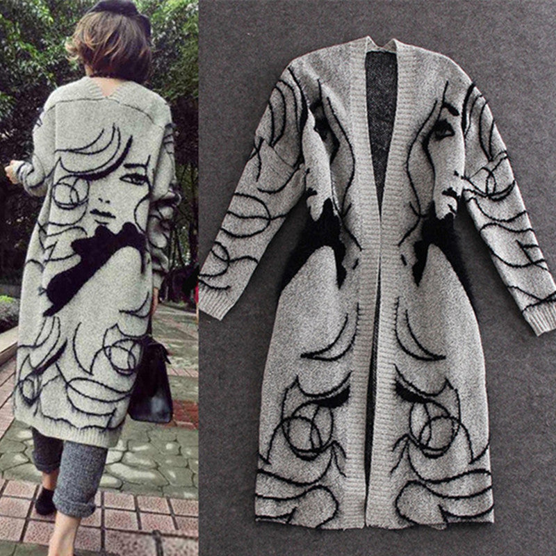 Kvinnecardigan med kreativt motiv og åpen frontdesign Skjora