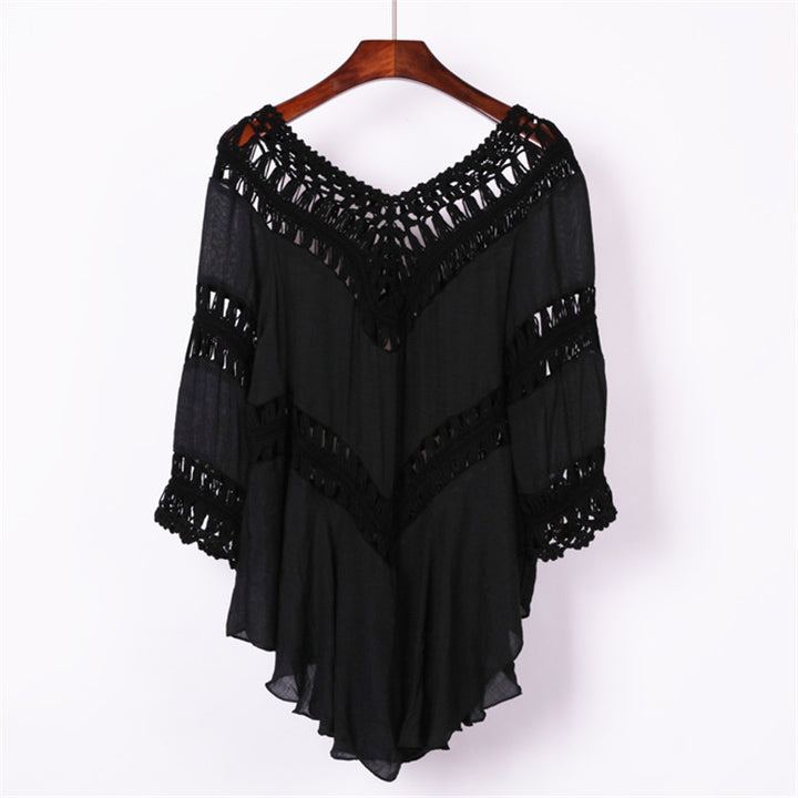 Damer elegant heklet bluse med V-hals og volangermene Skjora
