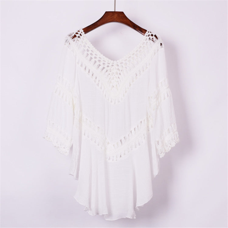 Damer elegant heklet bluse med V-hals og volangermene Skjora