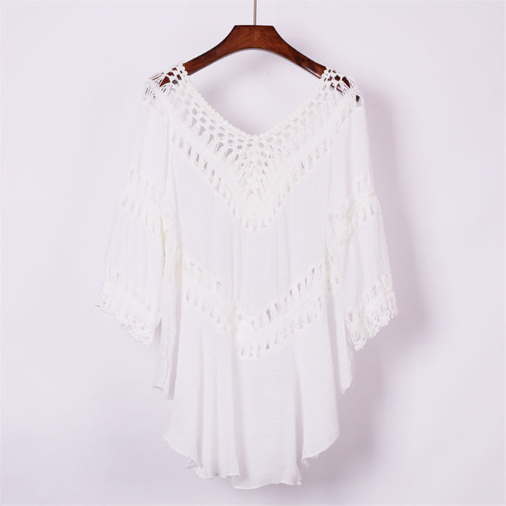 Damer elegant heklet bluse med V-hals og volangermene Skjora