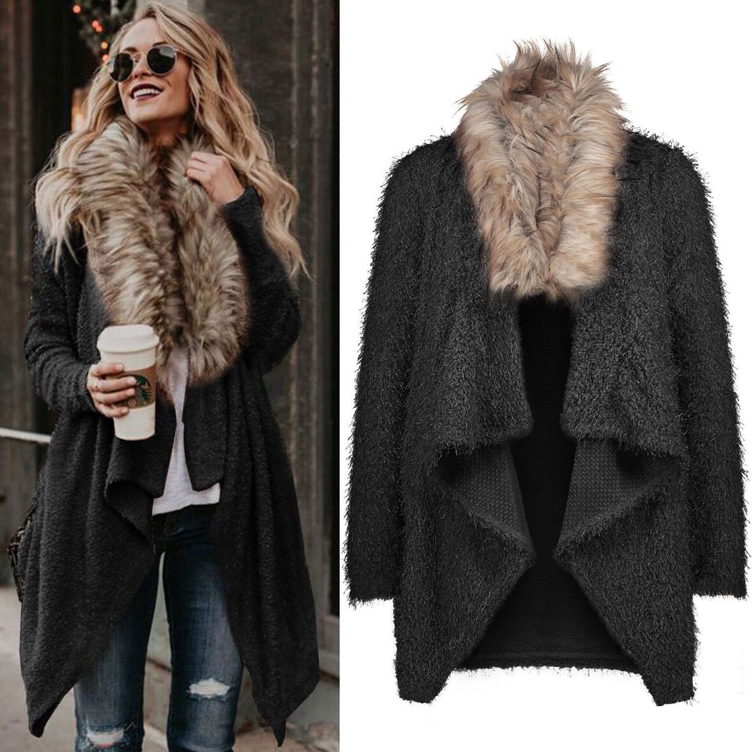 Kvinnes fluffy strikket cardigan med avtakbar faux fur krage Skjora