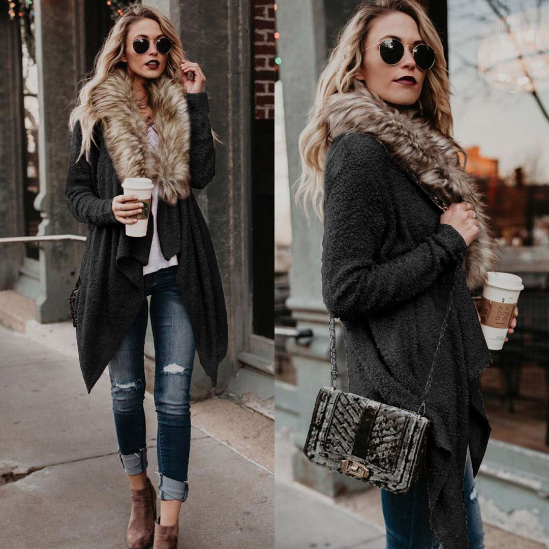 Kvinnes fluffy strikket cardigan med avtakbar faux fur krage Skjora