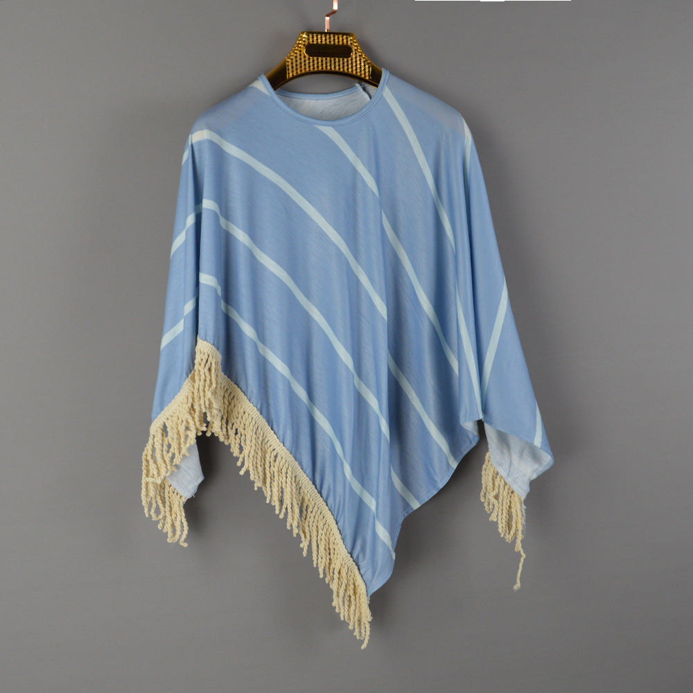 Dame strand poncho med frynset kant og stripet design