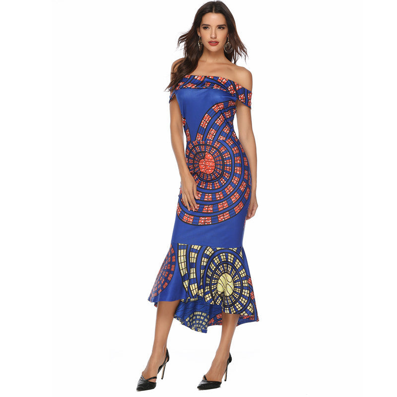 Kvinnes Off-Shoulder Maxi Kjole med Unikt Mønster og Asymmetrisk Hem