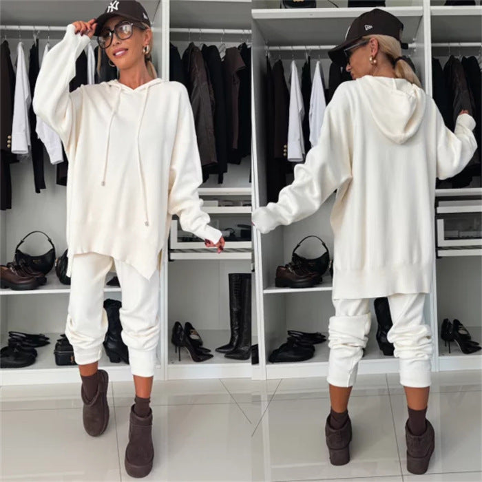 Dame casual lounge sett med oversized hettegenser og komfortable joggebukser Skjora