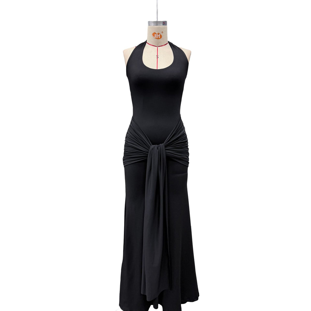 Dame Maxikjole med elegant Halterneck og raffinerte Draperinger Skjora