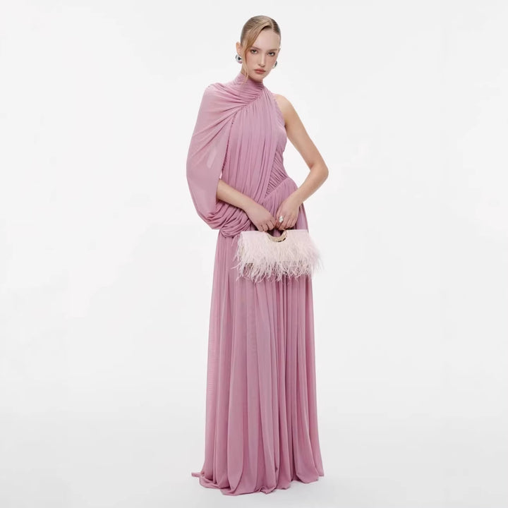 Dame Elegant aftenkjole med asymmetrisk design og stilfull drapering Skjora