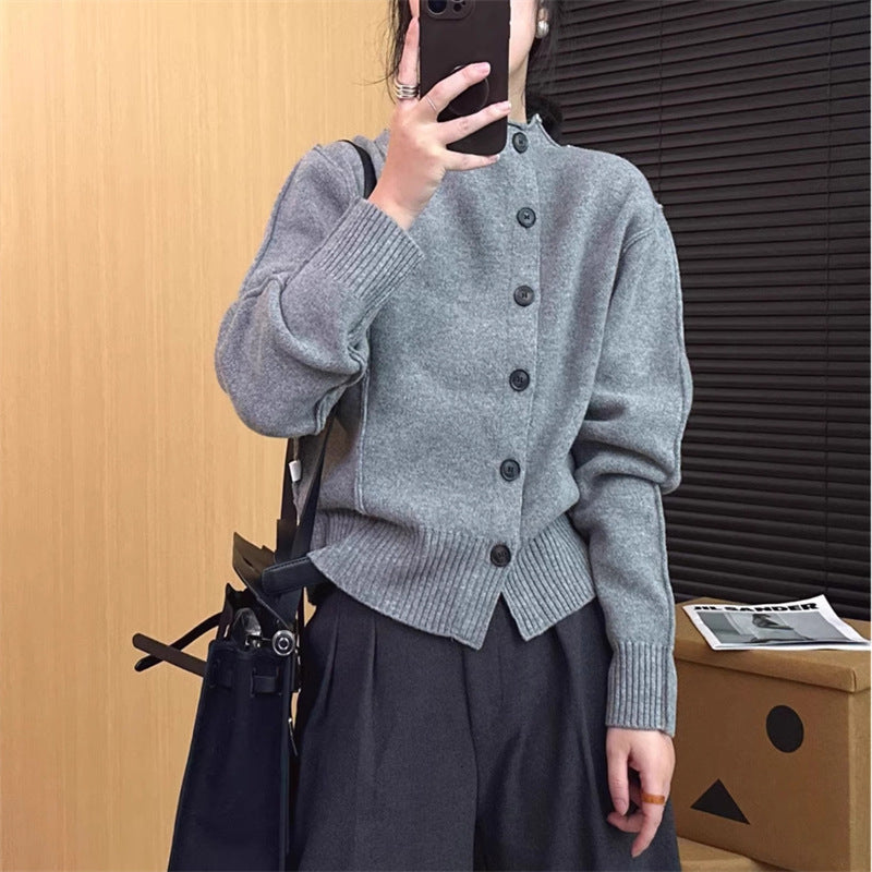 Dame cardigan med knappeåpning og ribbede detaljer Skjora