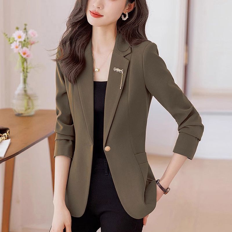 Damer moderne blazer med en litt tilpasset passform Skjora