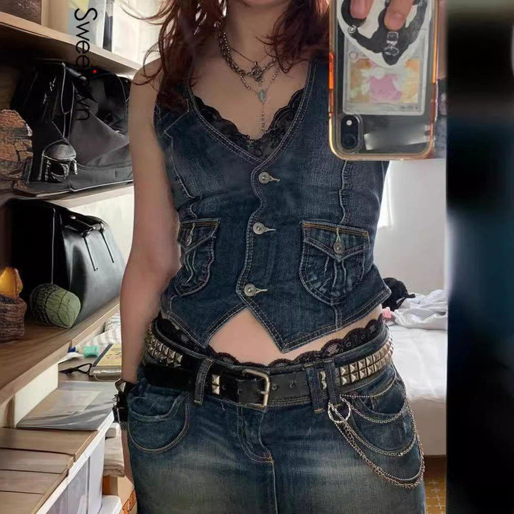 Dame Denim Bustierjakke med nostalgisk spidseinsetting og dekorative knappedetaljer Skjora
