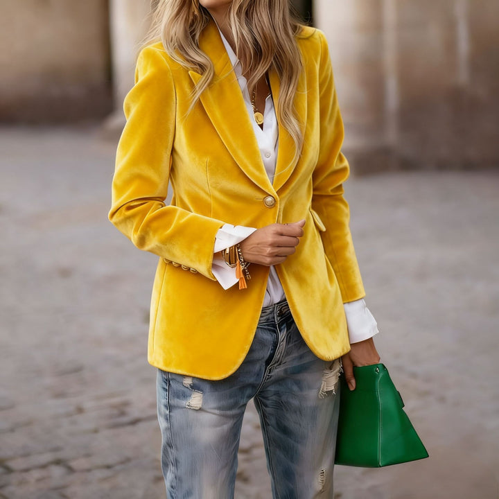 Dame Elegant Fløyelsblazer med Skreddersydd Passform og Gullknapper Skjora