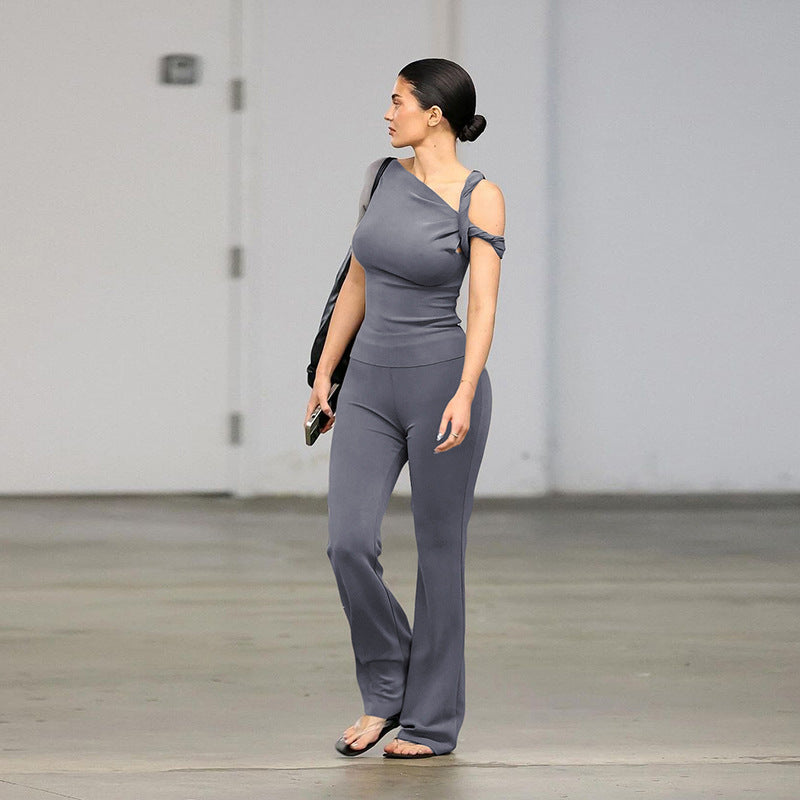 Dame Elegant Eintdeler med asymmetrisk snitt og smakfull detalj Skjora
