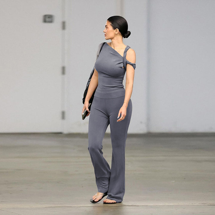 Dame Elegant Eintdeler med asymmetrisk snitt og smakfull detalj Skjora