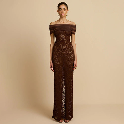 Dame blonde maxikjole med off-shoulder design og elegant draperingseffekt Skjora
