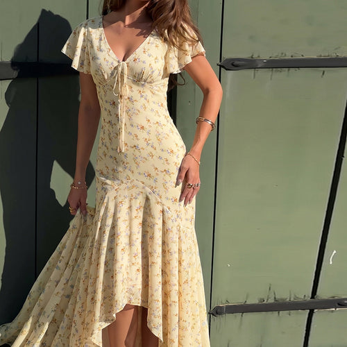 Dame maxikjole med blomsterdesign og raffinert cut-outs Skjora
