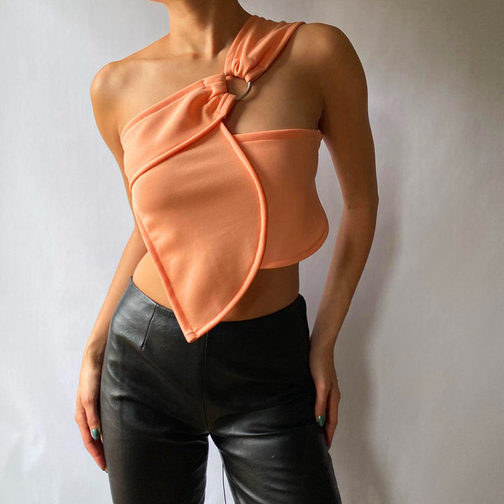 Dame asymmetrisk stroppet skjorte med elegant ringdetalj Skjora