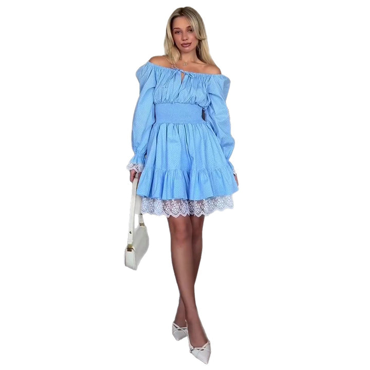 Dame Off-Shoulder Kjole med Voluminøse Volanger og Blonderkant Skjora