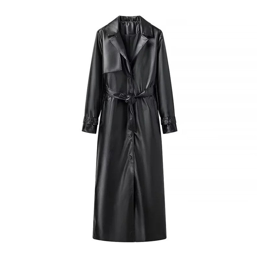 Kvinnenes elegante trenchcoat i moderne faux skinnutseende med belte i midjen Skjora