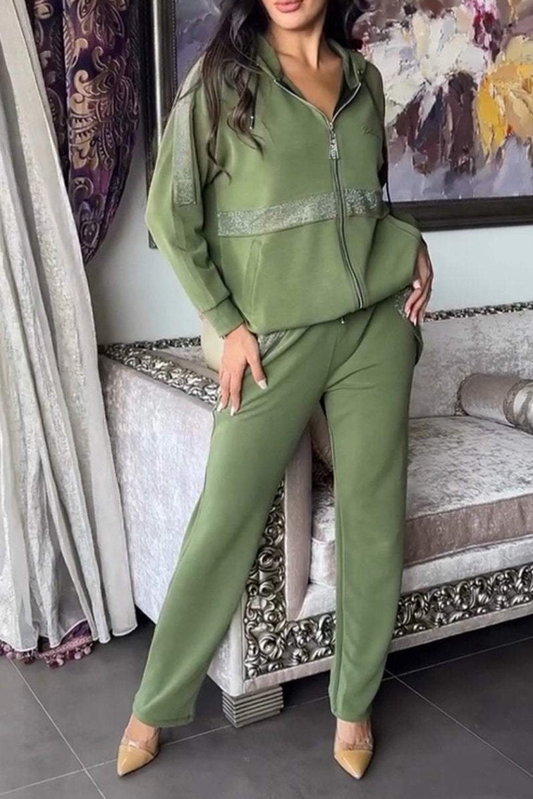 Women's relaxed tracksuit set with a stylish cut and practical pockets Skjora