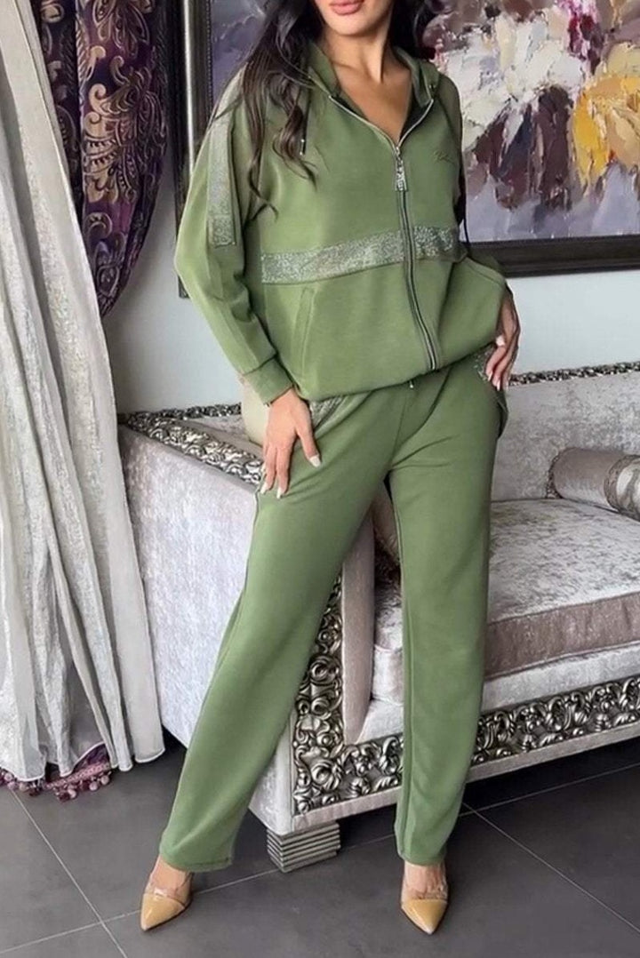 Women's relaxed tracksuit set with a stylish cut and practical pockets Skjora