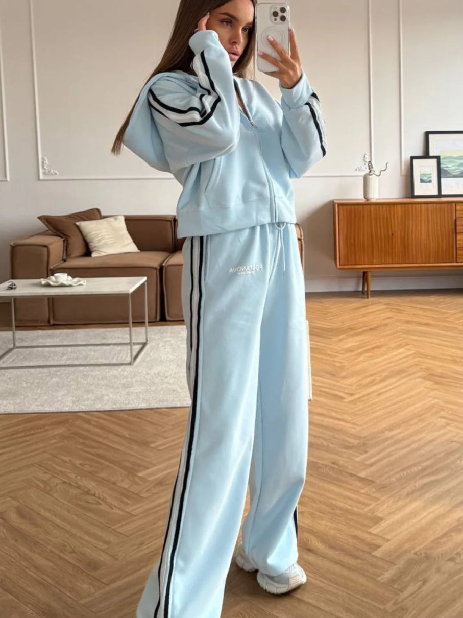 Kvinnenes sporty fritidssett med casual zip hettegenser og komfortable joggebukser Skjora