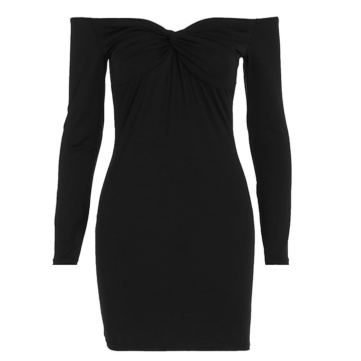 Dame Figurtilpasset kjole med Off-Shoulder design og innviklet utseende Skjora