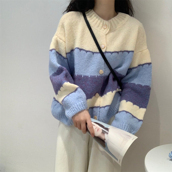 Kvinnes Fasjonabel Strikket Cardigan med Mønstrete Design Skjora