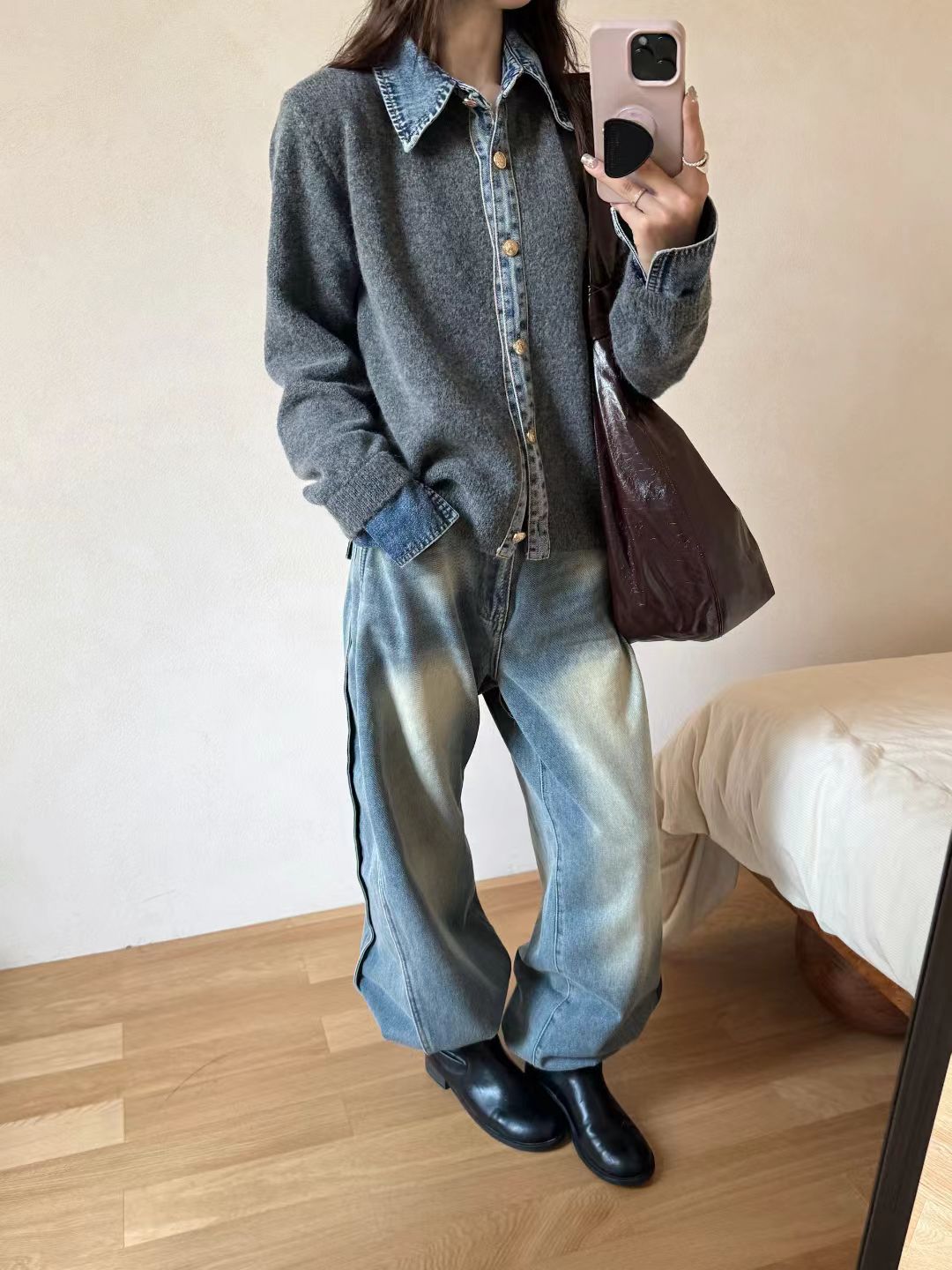 Dames fashionable cardigan med innovativ krage og elegante knappdetaljer Skjora